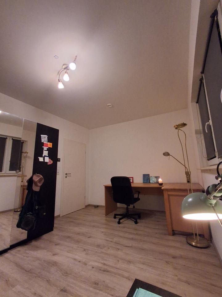 Thumbnail-Großes Zimmer in schöner WG mit ruhiger Lage und guter Anbindung