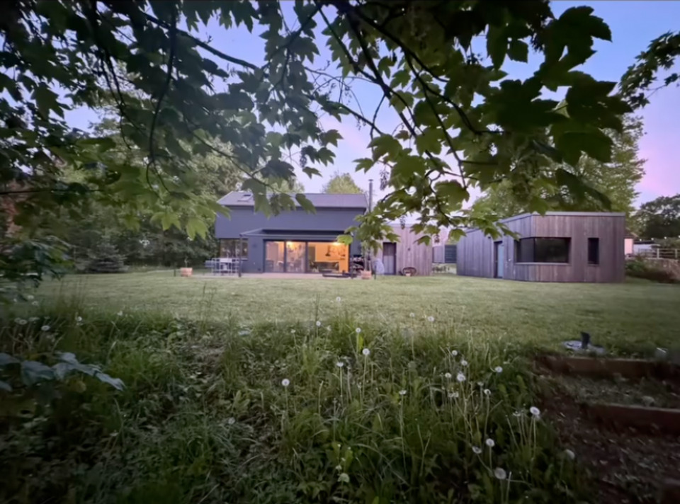 Thumbnail-Hochwertiges Architektenhaus mit Wasserzugang