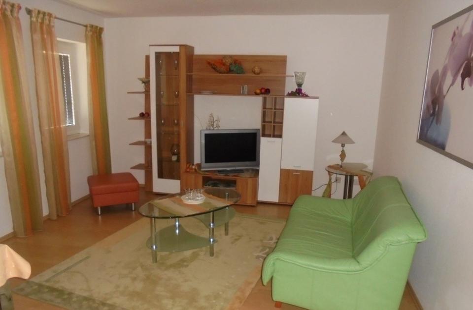 Thumbnail-Biete eine elegante möblierte Wohnung