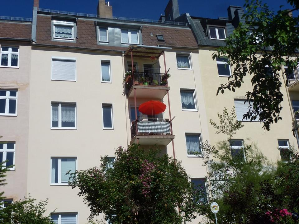 Thumbnail-Zentrumsnahe 5-Zimmer-Wohnung (3. OG) in Hof - Süd-Balkon, Kellerabteil & Dachboden - ideal für WGs