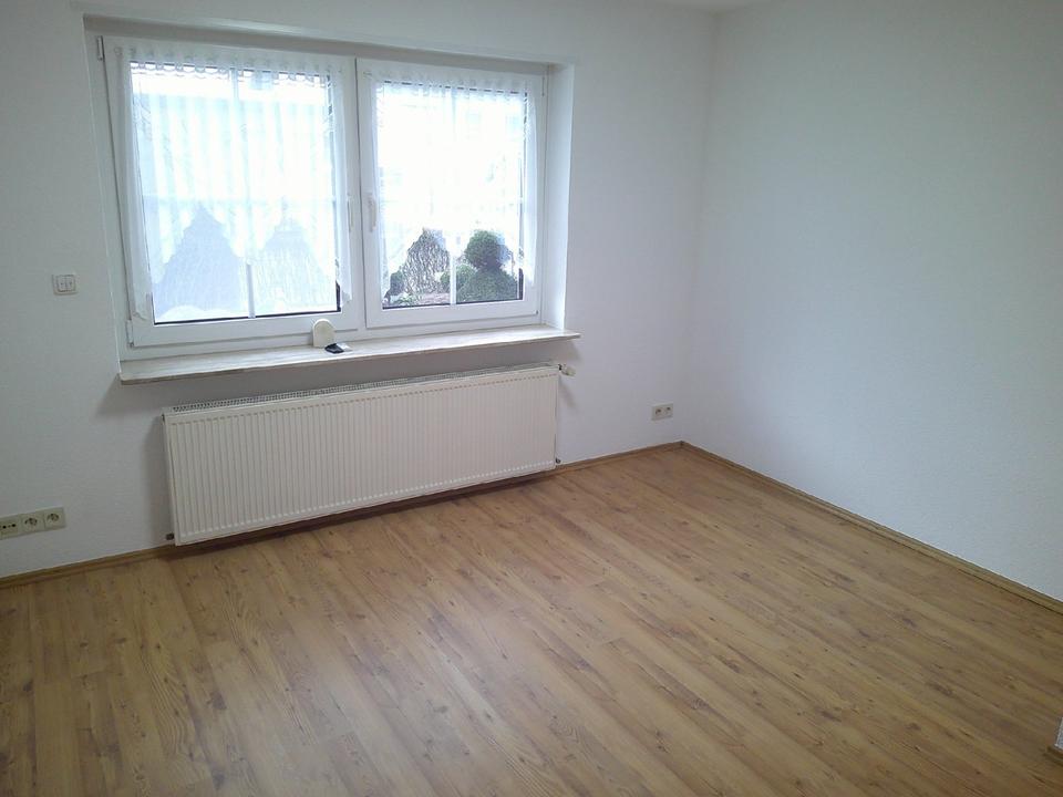 Thumbnail-2-Zimmerwohnung mit EBK + Freisitz in sehr ruhiger Wohnlage