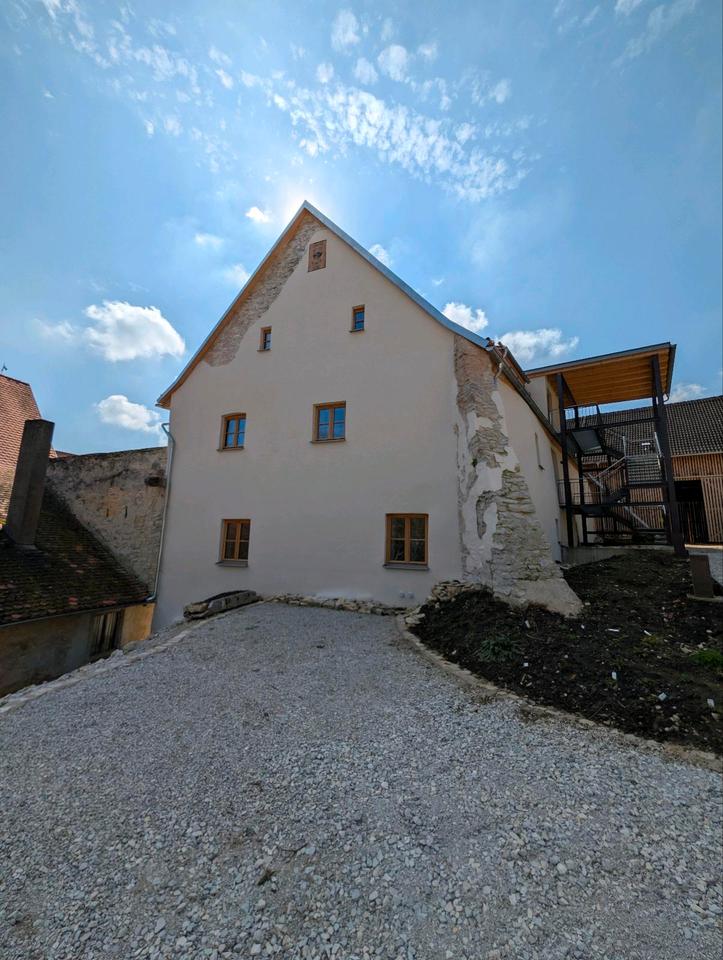 Thumbnail-Erstbezug Greding: Exklusive 1-Zimmer-Wohnung (KfW 70) im Denkmal