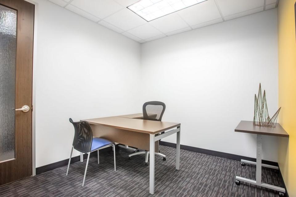 Thumbnail-Privater Büroraum für 1 Person in Regus Aircargo Businesspark