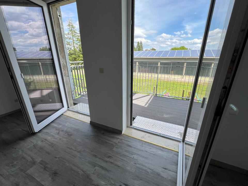 Thumbnail-Modernisierte 3 Zimmerwohnung im 1.OG mit Balkon