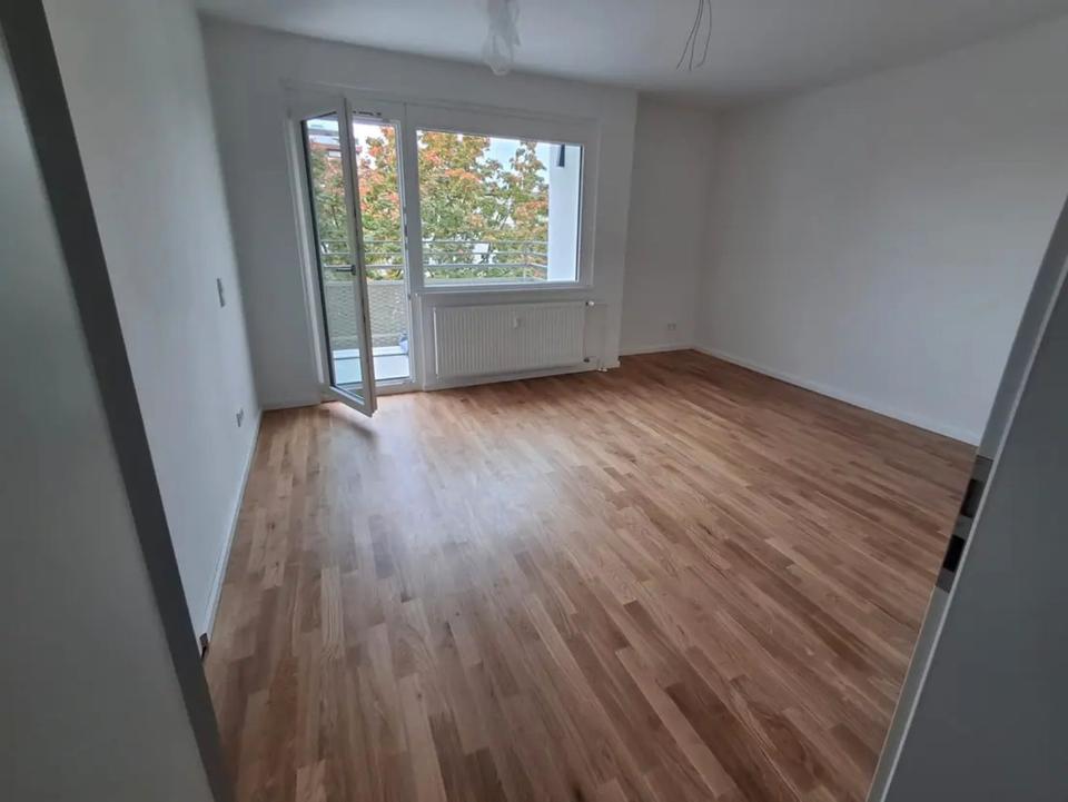 Thumbnail-Modern 2-Room Apartment in Renovated Complex – Berlin Wilmersdorf