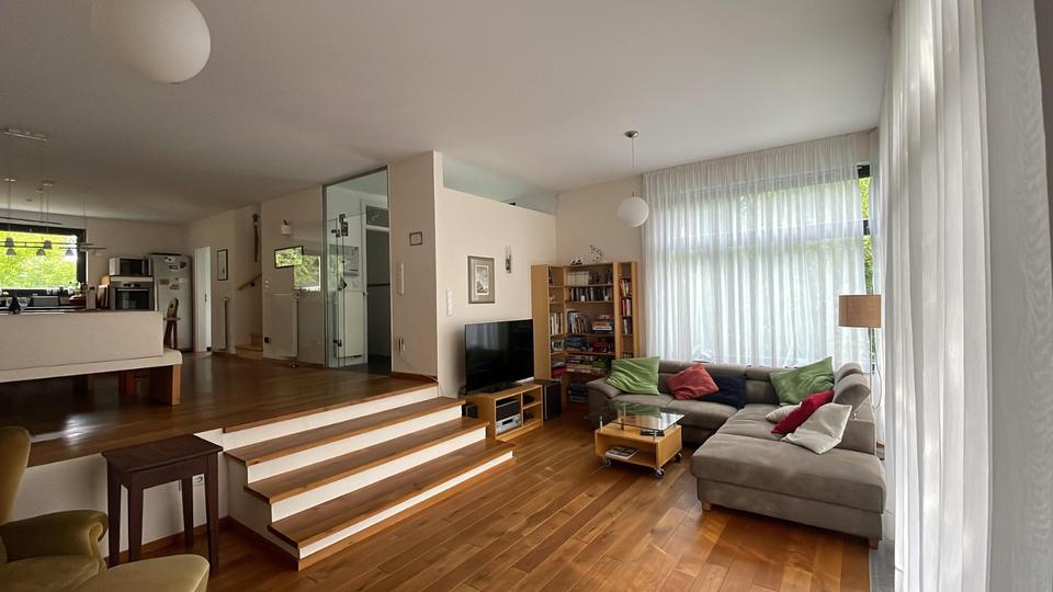 Thumbnail-Energieeffizientes EFH (225 qm) - WP, PV, Kamin, Dachterrasse