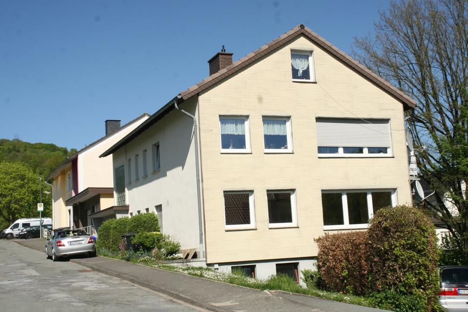 Thumbnail-2 12 Fam.haus, 237 qm Wohnfl., NEU: Heizung, Fenster; 219.000 €