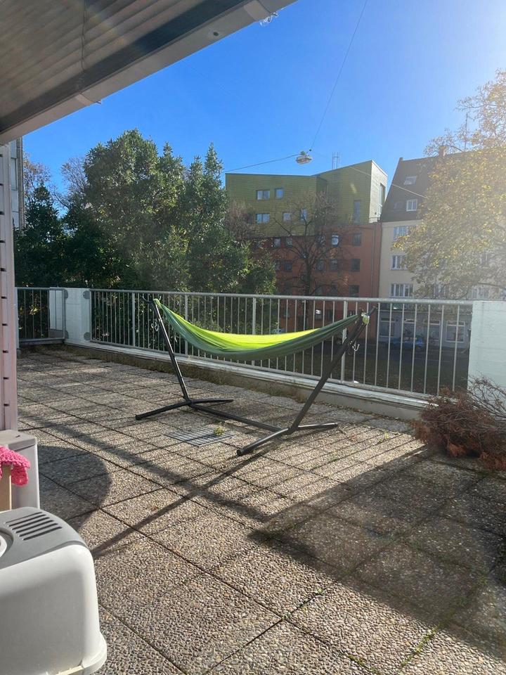 Thumbnail-Geschmackvolle, gepflegte 4-Zimmer-Wohnung mit riesigem Balkon un