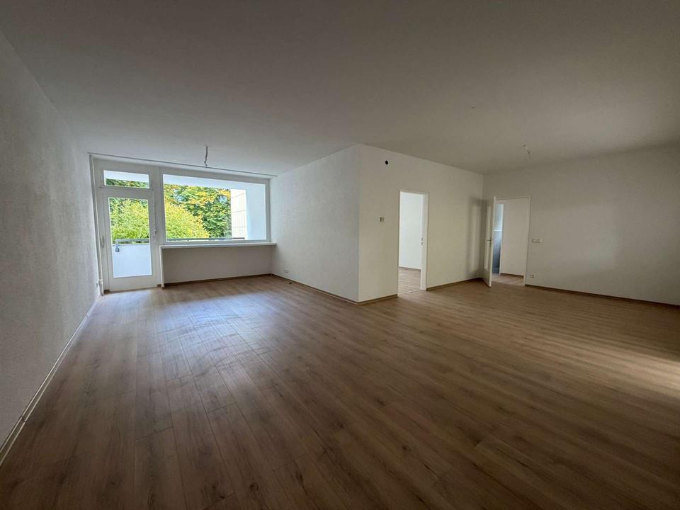 Thumbnail-Frisch renovierte 4-Zimmer Wohnung mit Balkon [VAC-12920]