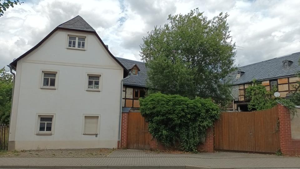 Thumbnail-Dreiseitenhof mit Garten