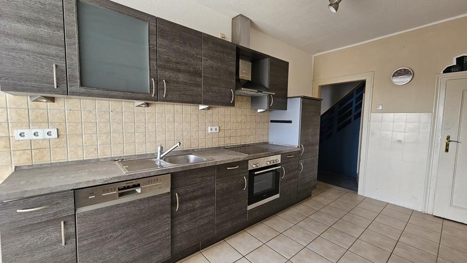 Thumbnail-Stadtzentrale 4 Zimmerwohnung mit PKW-Stellplatz zu vermieten!