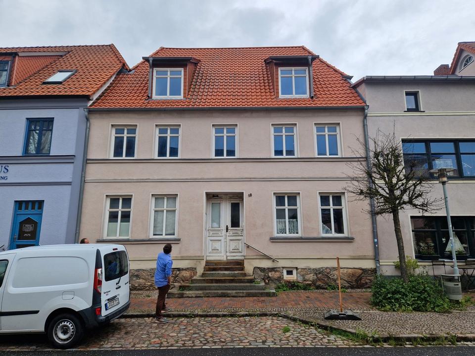 Thumbnail-1-Raum-Wohnung in zentraler Lage im Altbau