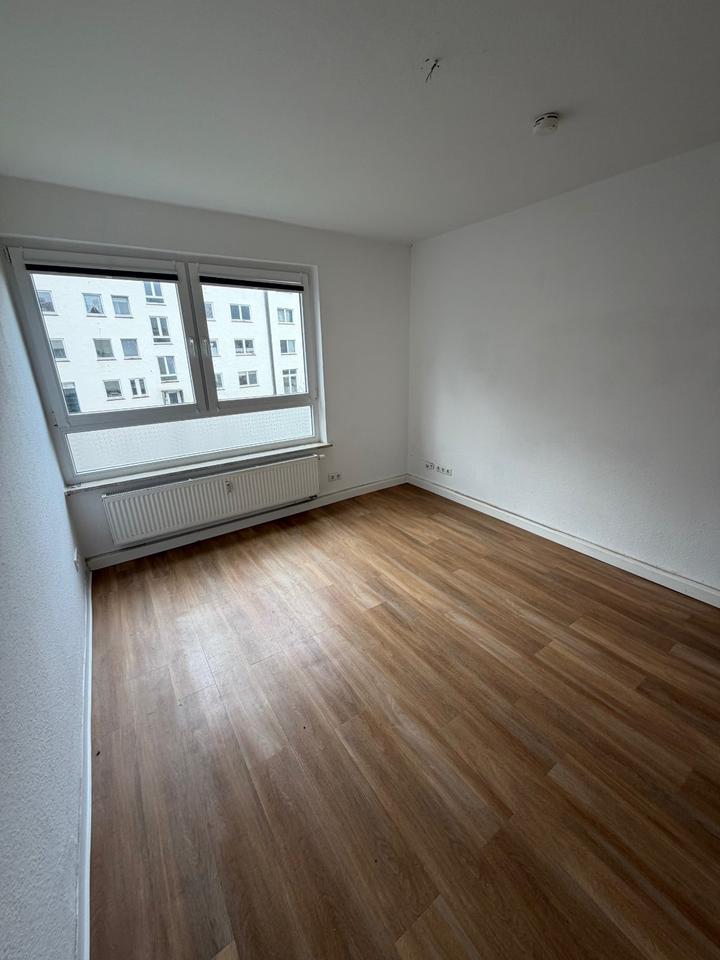 Thumbnail-Schöne moderne 3-Zimmer Wohnung im Forsthauswinkel