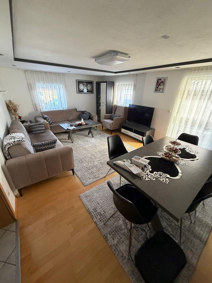 Thumbnail-Schöne 4,5 Zimmer Erdgeschoss Wohnung mit 120qm
