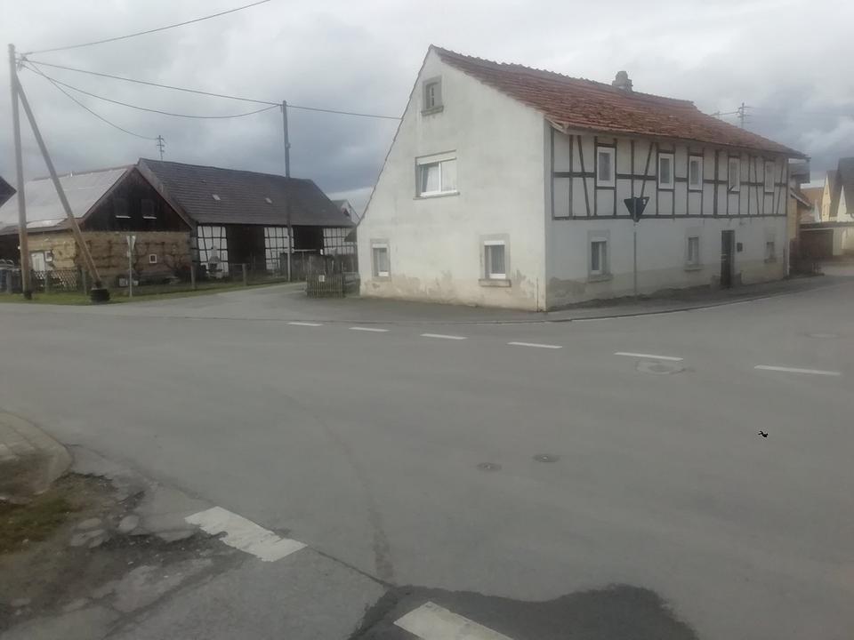 Thumbnail-1---2 Familien haus zu verkaufen