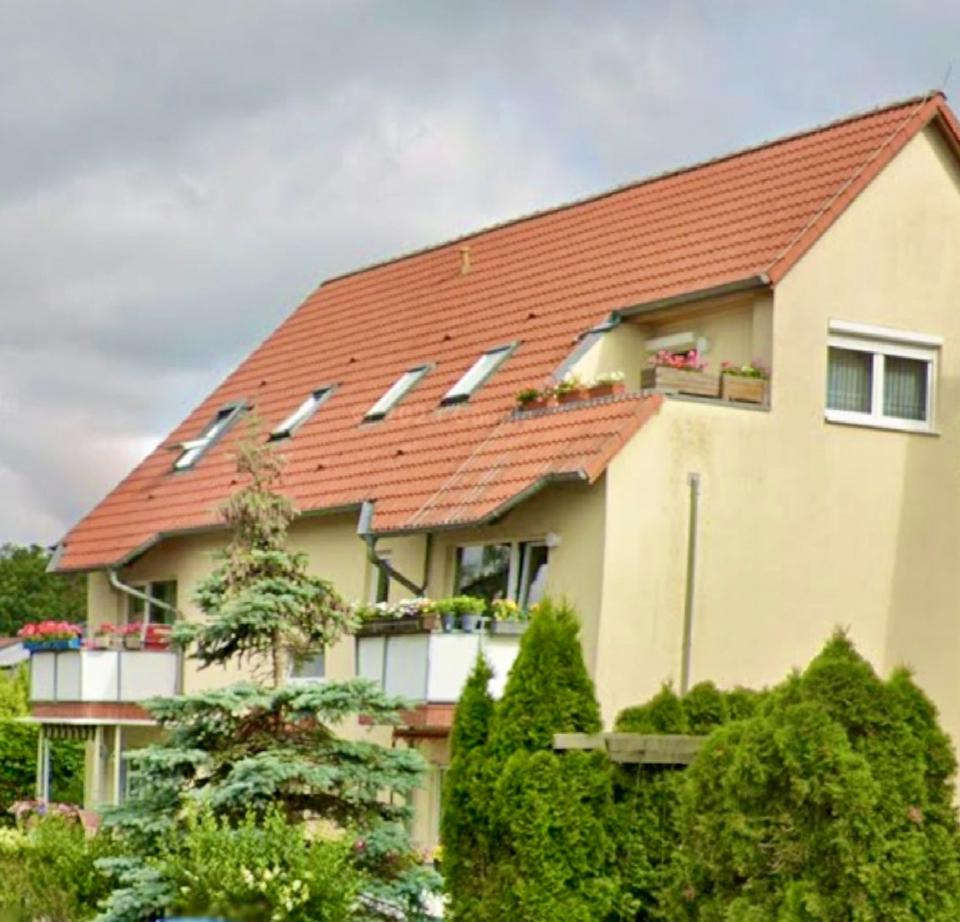 Thumbnail-Helle 2-Zi-Wohnung mit Balkon, Küche & Garage sofort zu vermieten