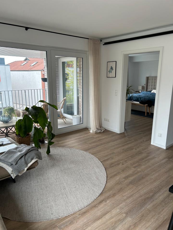 Thumbnail-komfortable 99 m² Wohnung mit Balkon, Tiefgarage und Aufzug