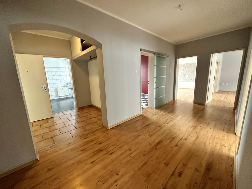 Thumbnail-Große 4-Zimmer-Wohnung ca. 130 m² Fußgängerzone Gelsenkirchen Stellplatz vorhanden