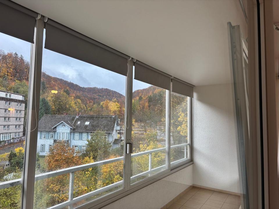 Thumbnail-Großzügige 2-Zimmer-Wohnung mit Balkon,Einbauküche und Stellplatz