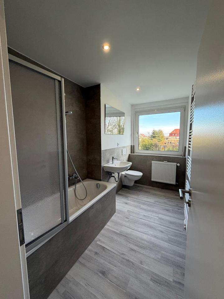 Thumbnail-Große 4-Zimmer Wohnung in grüner Umgebung, optional mit Garten und Garage