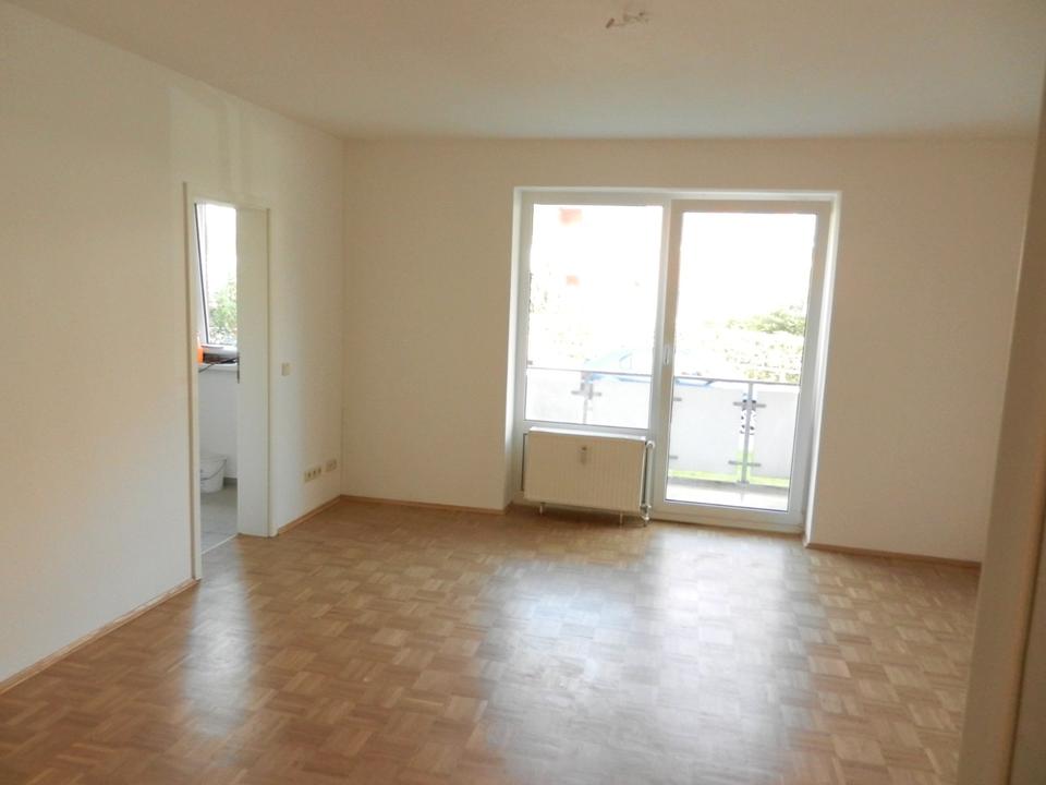 Thumbnail-Moderne 2-Zimmer-Wohnung mit Balkon in Lübeck, St. Lorenz Süd