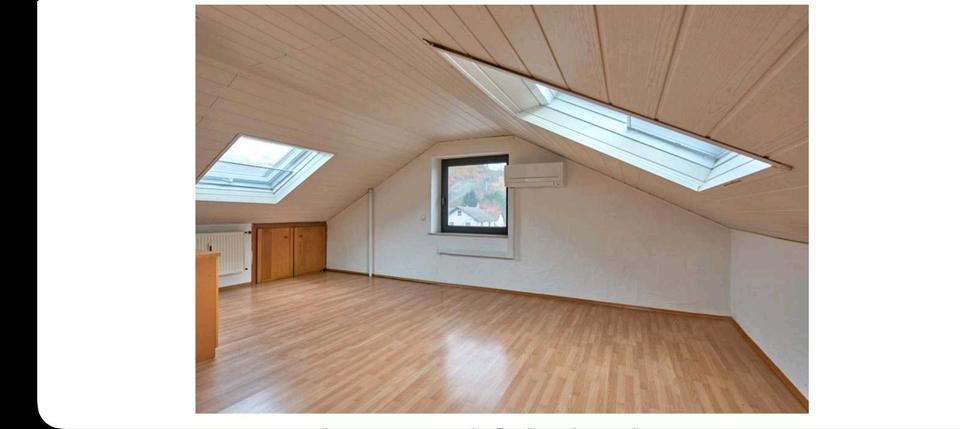 Thumbnail-2,5 Zimmer Wohnung mit Klimaanlage, Dachgeschoss