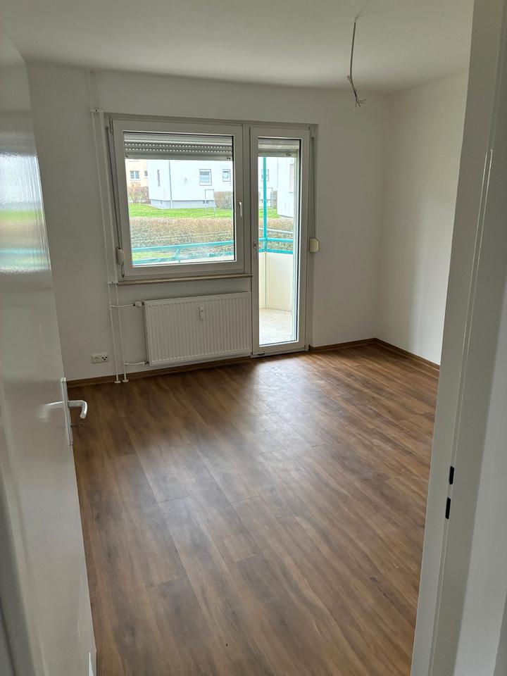 Thumbnail-Schöne 1,5-Zimmer Wohnung mit Balkon zu vermieten