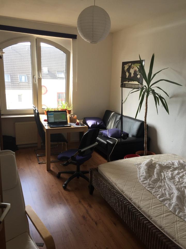 Thumbnail-4-Zimmer-Wohnung mit 2 Balkonen im 4. OG 90qm