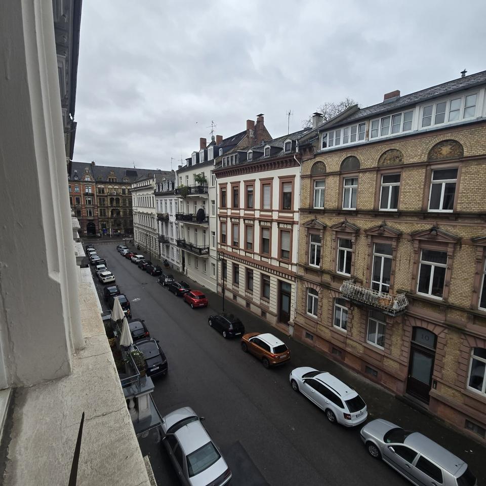 Thumbnail-3ZW Top Altbau in Wiesbaden Mitte proviosionfrei zu verkaufen
