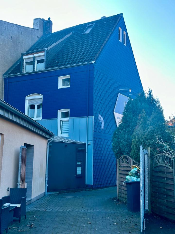 Thumbnail-Duisburg-Bergheim 2 12 Zimmer Altbau-Wohnung