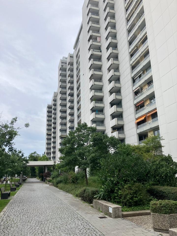 Thumbnail-Ohne Provision: 3-Zimmer-Wohnung mit Fernblick, Sauna, Balkonen