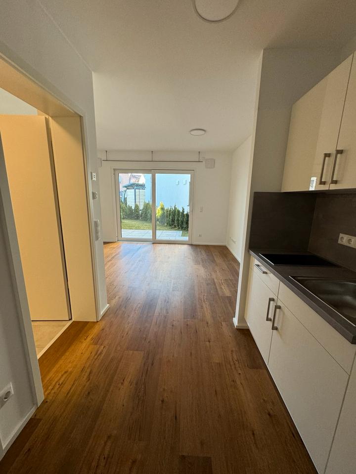 Thumbnail-1-Zimmer-Wohnung mit Gartenanteil & EBK - Frei ab 01.06.26