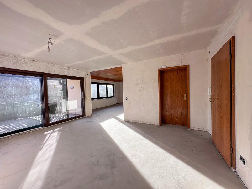 Thumbnail-Großzügige 4,5 Zimmer Wohnung