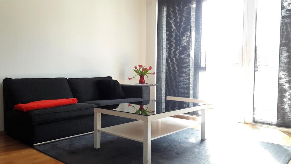 Thumbnail-Ideal für Singles und Pärchen: exklusiv möblierte 2-ZW mit Balkon