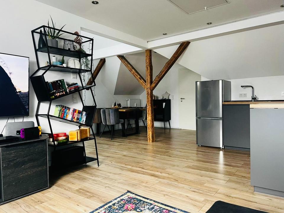 Thumbnail-3-ZKB-Dachgeschosswohnung mit besonderem Flair & Einbauküche