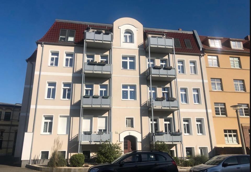 Thumbnail-Charmante 3 - Zimmer - Dachgeschosswohnung über Halle