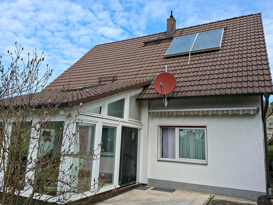 Thumbnail-Gepflegtes, ruhig gelegenes 1 - 2 Familienhaus mit Wintergarten