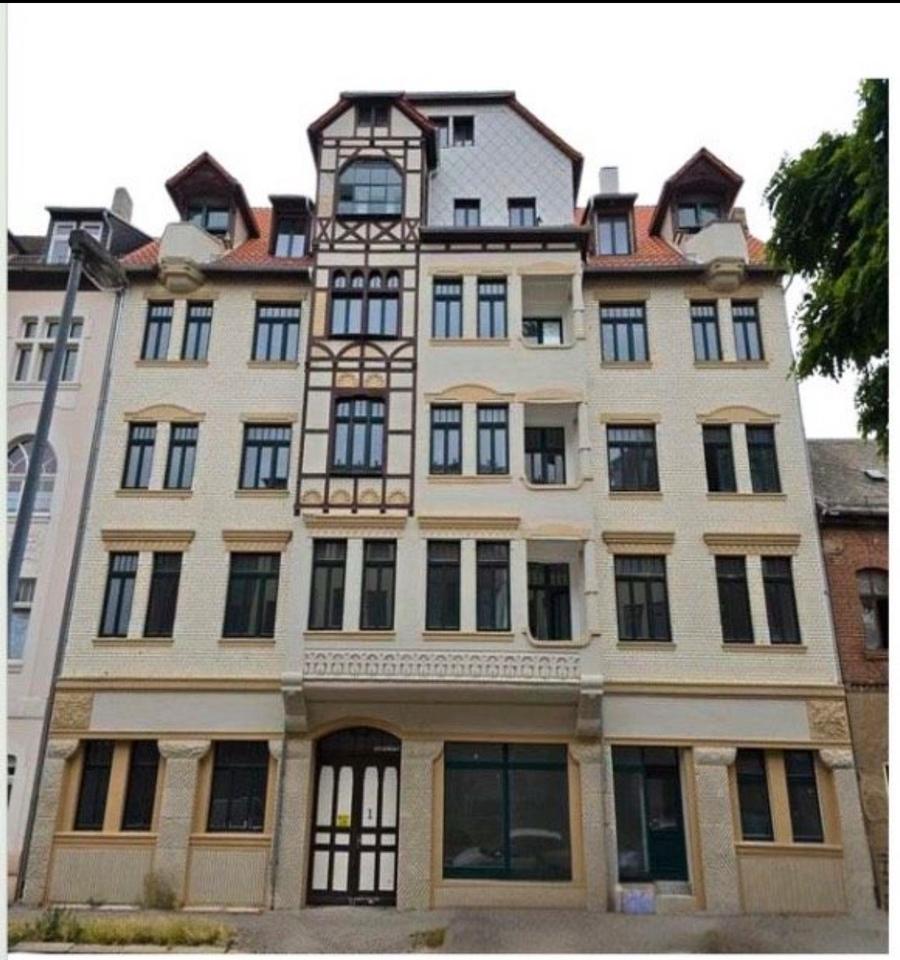 Thumbnail-Vermietete Mehrfamilienhaus in Weißenfels in Top Lager