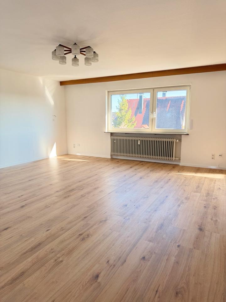 Thumbnail-Helle 5-Zimmer Wohnung mit Balkon und Einbauküche in Rutesheim