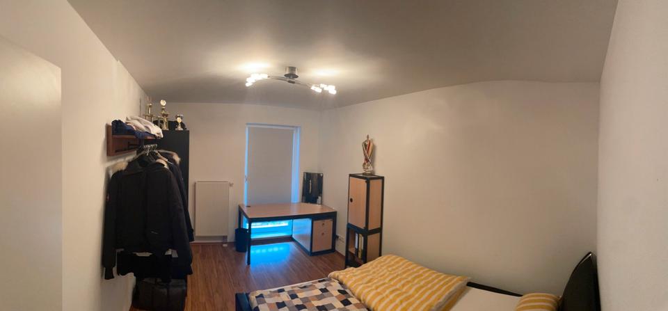 Thumbnail-Wohnung Köln Niehl 2 Zimmer 1090€ (Möbel müssen übernommen)