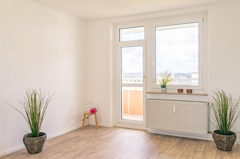 Thumbnail-3-Raum-Wohnung und den Spielplatz im Wohnumfeld