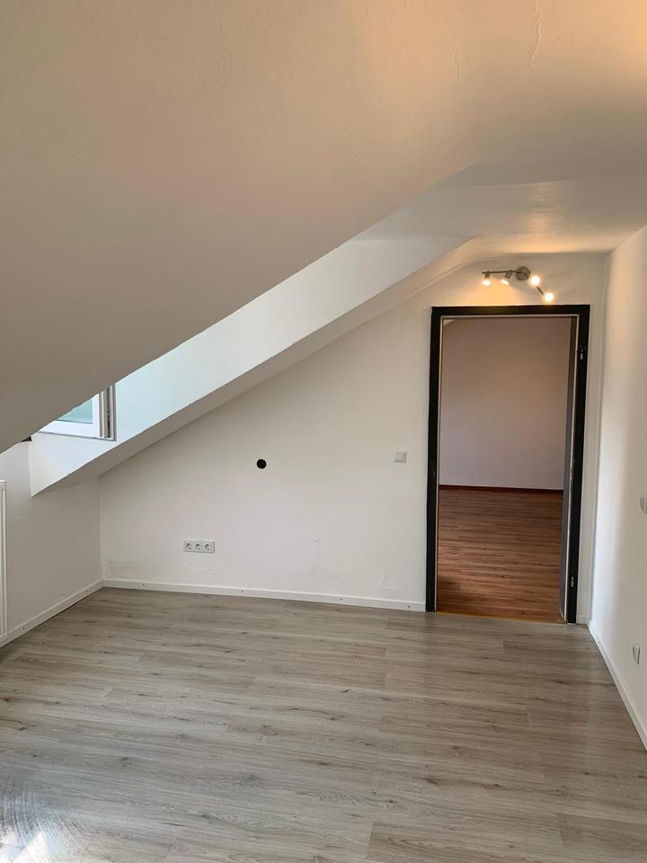 Thumbnail-Helle 3-Zimmer-Wohnung mit Wohlfühlcharakter in Zentrum Duisburg