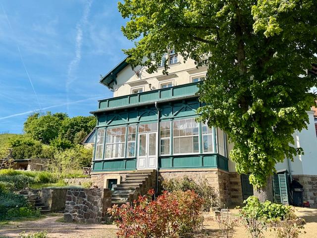 Thumbnail-Erdgeschosswohnung mit großzügigem Wintergarten in den Weinbergen !