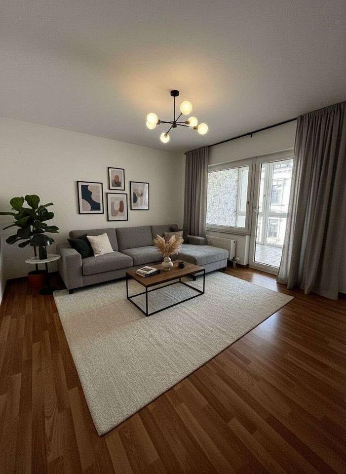 Thumbnail-Ihr Traumwohnung in Zwickau! Großzügige 2-Zimmer Wohnung mit Wintergarten.