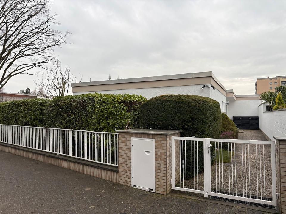 Thumbnail-Erstbezug nach Sanierung Charmanter Bungalow in Darmstadt Arheil.