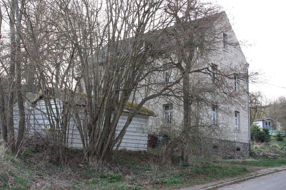 Thumbnail-GROßES TUFF STEIN Bauern,Familie Lager Haus ,mit Gartengrundstück