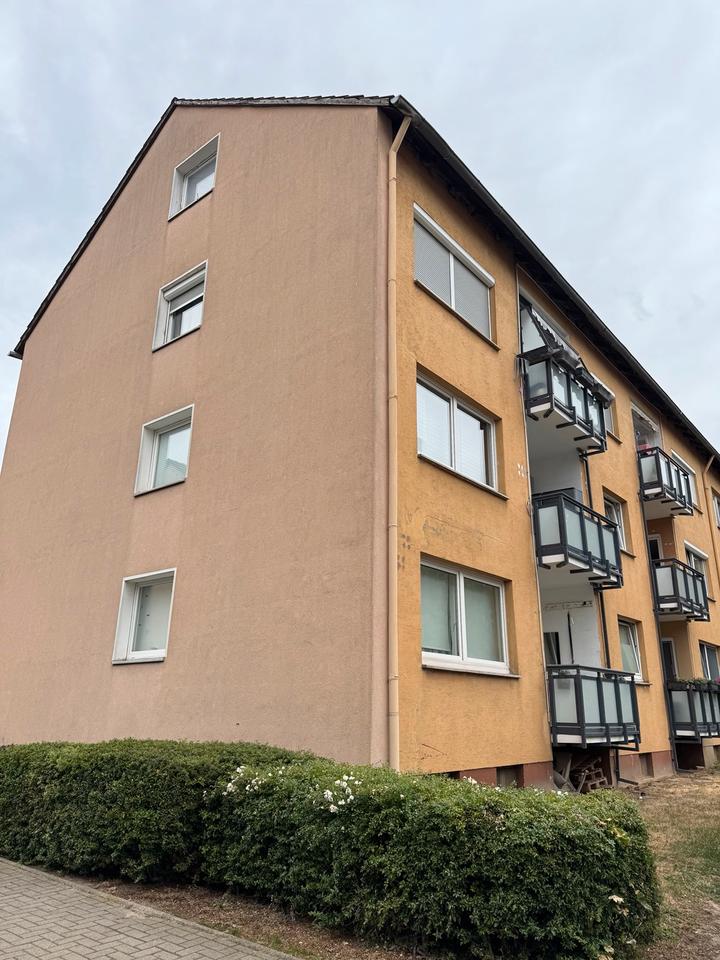 Thumbnail-Großzügige 4-Zimmer-Wohnung mit Balkon