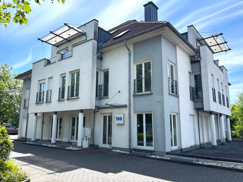 Thumbnail-Stilvolle Dachgeschoss-Bürofläche in Aßlar mit 254m² auf zwei Ebenen Büro Praxis