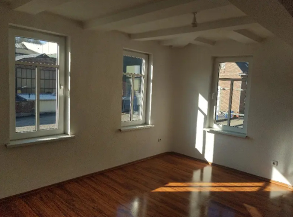 Thumbnail-WG 2-Zimmer mit Nutzung der möblierten Küche & Bad ab sofort