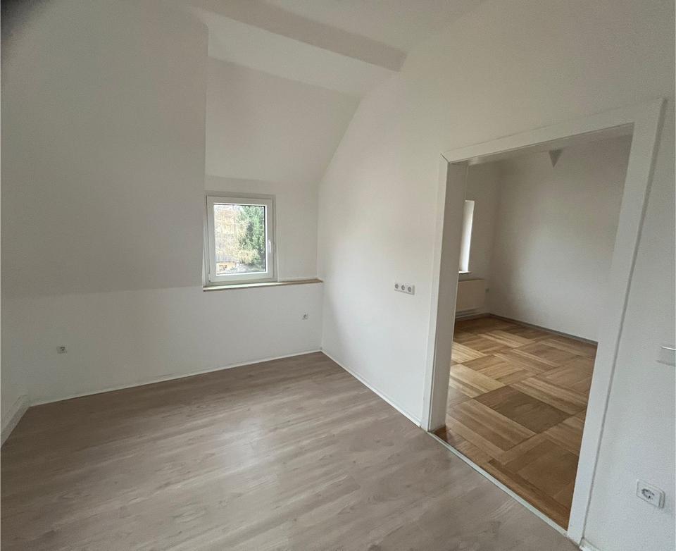 Thumbnail-Große, helle 5-Raum-Wohnung in Gersdorf (Erstbezug)